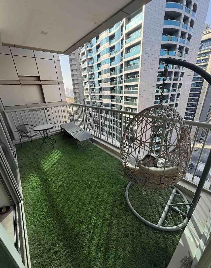 Spacious 1-Bedroom Apartment - Dubai 0*,